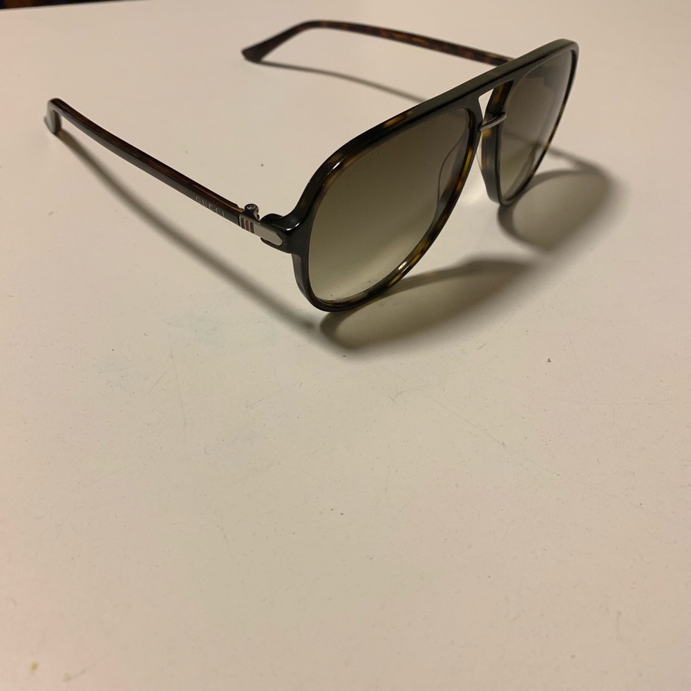 Gucci Aviator Style Sunglasses